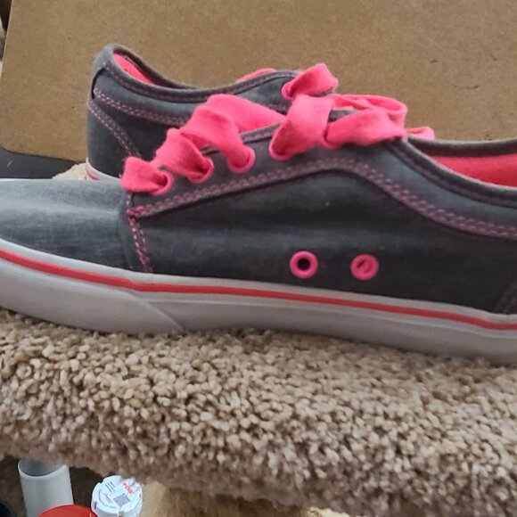 Vans Chukka Low Skater Sneakers Women's Sized 7 - Picture 6 of 9